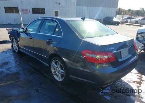 2013 Mercedes-Benz E 350 4Matic z USA, uszkodzony, nr VIN WDDHF8JB2DA684975